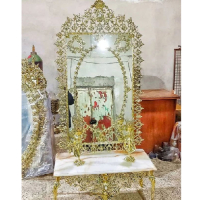 خرید، قیمت و مشخصات سرویس آینه کنسول و شمعدان برنزی تاج دار با حاشیه گل به قیمت تولیدی _ چتر زندگی