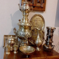 خرید آنلاین، سرویس کامل سماور 4 لیتری ذغالی برنجی، قلمزنی دست استادنه، کیفیت عالی، قیمت مناسب | چترزندگی