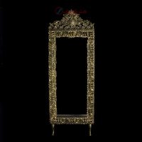 خرید، قیمت و مشخصات ویترین 4 گوش زنجیری قلوه ای با بدنه آلومینیوم و رنگ طلایی _ هنرظریف