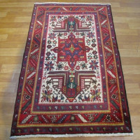 خرید آنلاین، فرش بافته شده با هنر دست قرجه، طرح لچک و ترنج با رنگ زمینه كرم و حاشیه لاكي کد ۳۹۴۸۱، قیمت مناسب | چترزندگی