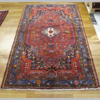 خرید آنلاین، فرش دستباف تويسركان کد 37876 با رنگ زمینه سرمه ای، سایز قالیچه در طرح لچک و ترنج، زیر قیمت بازار | چترزندگی