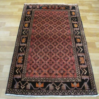 خرید آنلاین، فرش بافته شده دست طالقان، طرح بندي با رنگ زمینه لاكي و حاشیه سرمه اي کد ۳۹۸۰۳، قیمت عالی | چترزندگی