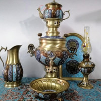 خرید آنلاین، سرویس سماور زغالی برنجی ۶ پارچه مدل تشعیر و تذهیب ظرفیت 3/5 لیتر، زیر قیمت بازار _ هنرظریف