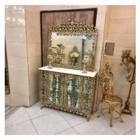 خرید، قیمت و مشخصات آینه کنسول برنزی بوفه دار، با شمعدان و ساعت طرح گل ترمه، بسیار زیبا و با کیفیت مناسب منزل _ هنرظریف