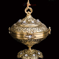 خرید، قیمت و مشخصات شکلات خوری برنزی پایه کوتاه به رنگ طلایی تزیین شده _ هنرظریف