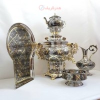 خرید آنلاین، سرویس سماور ۸ لیتری زغالی از جنس برنج، با قلم زنی استادانه دست سبک مینیاتوری تبریز در مدل عدسی کنده کاری سنتی، زیر قیمت بازار | چترزندگی
