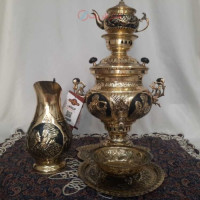 خرید آنلاین، سرویس سماور 7 لیتری زغالی برنجی با قلم زنی طرح لیلی و مجنون، سیاه قلم درجه یک، زیر قیمت بازار | چترزندگی