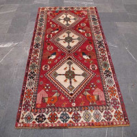 خرید آنلاین، فرش دستباف گبه کد 38693 طرح ۳ ترنج بسیار زیبا با رنگ زمینه لاكي و حاشیه كرم، زیر قیمت بازار | چترزندگی