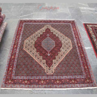 خرید آنلاین، فرش دستباف سنندج کد 37386 سایز ذرع و نیم درع در طرح لچک و ترنج با زمینه کرم، زیر قیمت بازار | چترزندگی