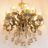 خرید، قیمت و مشخصات لوستر سلطنتی شاخه های کار شده با کریستال و طراحی خاص و آنتیک _ هنرظریف
