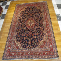 خرید آنلاین، فرش دستباف همدان با نقشه فوق العاده، شهرباف طرح لچک و ترنج با رنگ زمینه سرمه اي و حاشیه لاكي کد ۳۹۳۱۵، زیر قیمت بازار | چترزندگی