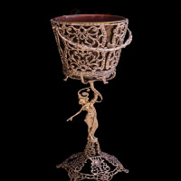 خرید، قیمت و مشخصات سطل پایه دار مدل ایستاده، بدنه طراحی شده و رنگ ثابت _ هنرظریف