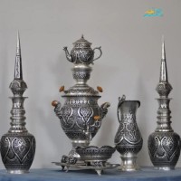 خرید آنلاین، سرویس بسیار زیبای سماور برنجی قلمزنی  با پوشش نقره و تنگ شاخدار با روکش کوره ای، رنگ ثابت، چشم نواز، قیمت مناسب | چترزندگی