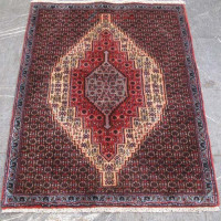 خرید آنلاین، فرش دستباف سنندج کد 37105 در طرح شکیل لچک و ترنج با رنگ متن کرم و حاشیه آبی، زیر قیمت بازار | چترزندگی