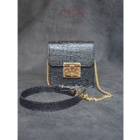 خرید، قیمت و مشخصات مینی کیف دوشی چرمی دستدوز مدل مربعی با بالاترین کیفیت و مناسب ترین قیمت _ هنرظریف